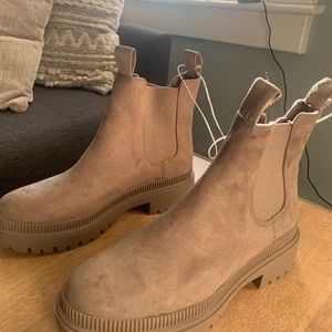H&M taupe Chelsea pull on boots brand new tags on 8Womens